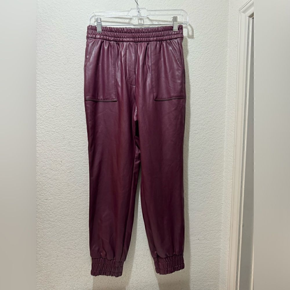 Express skinny faux leather pants size XXS elastic inseam 26”